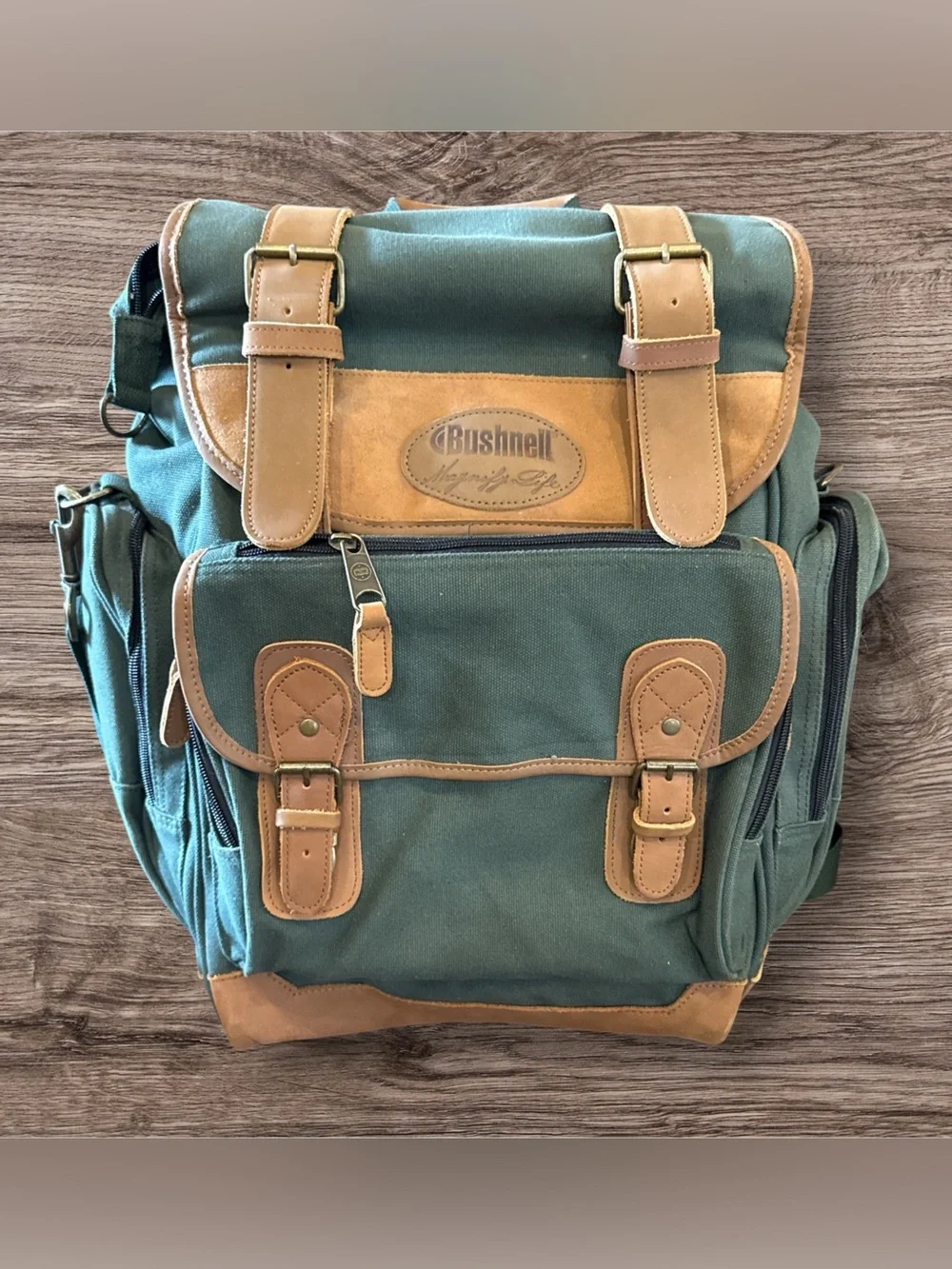 Bushnell Magnify Life Green Brown leather/Canvas Hiking Back Pack